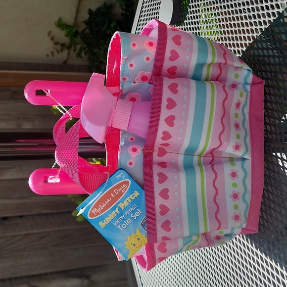 Melissa and Doug gardening tote - Picture 7 of 8